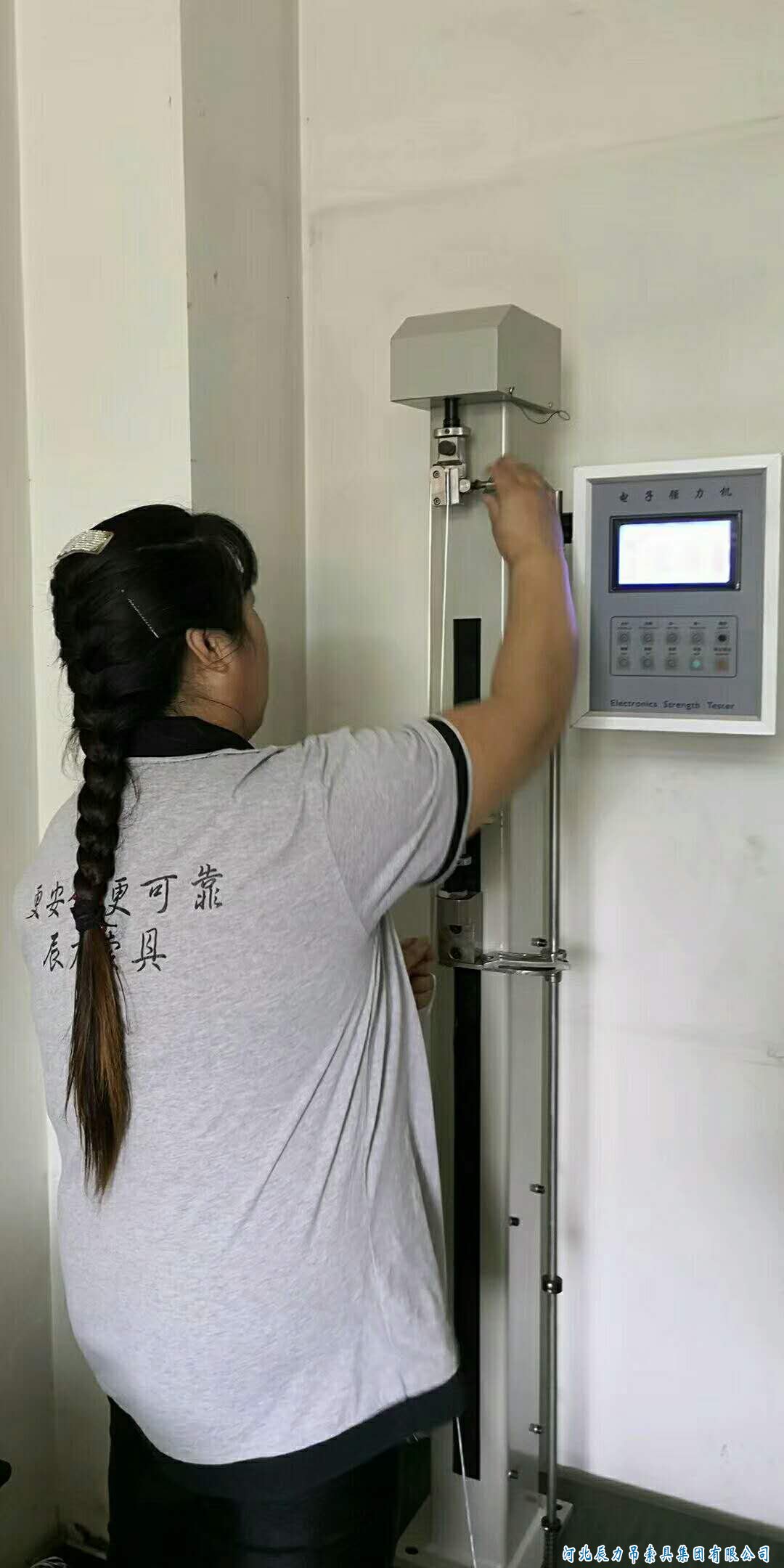 辰力吊裝帶單絲拉力測(cè)試，質(zhì)量從源頭掌控